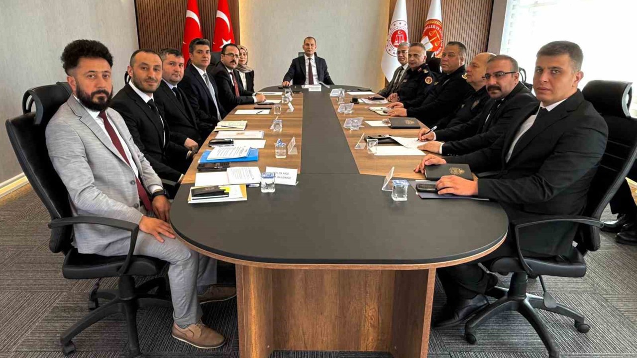 Burdur’da uyuşturucu ve yasa dışı bahisle mücadele toplantısı
