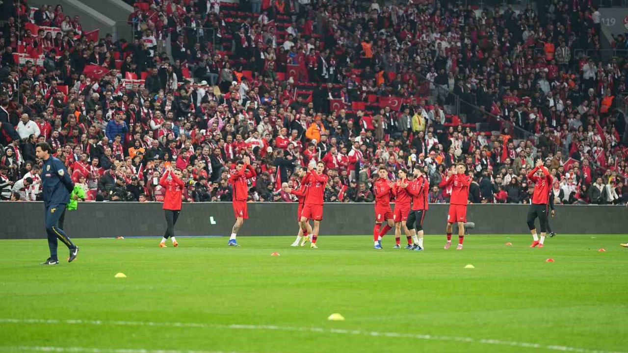 A Milli Futbol Takımı, 1667 gün sonra Dolmabahçe’de
