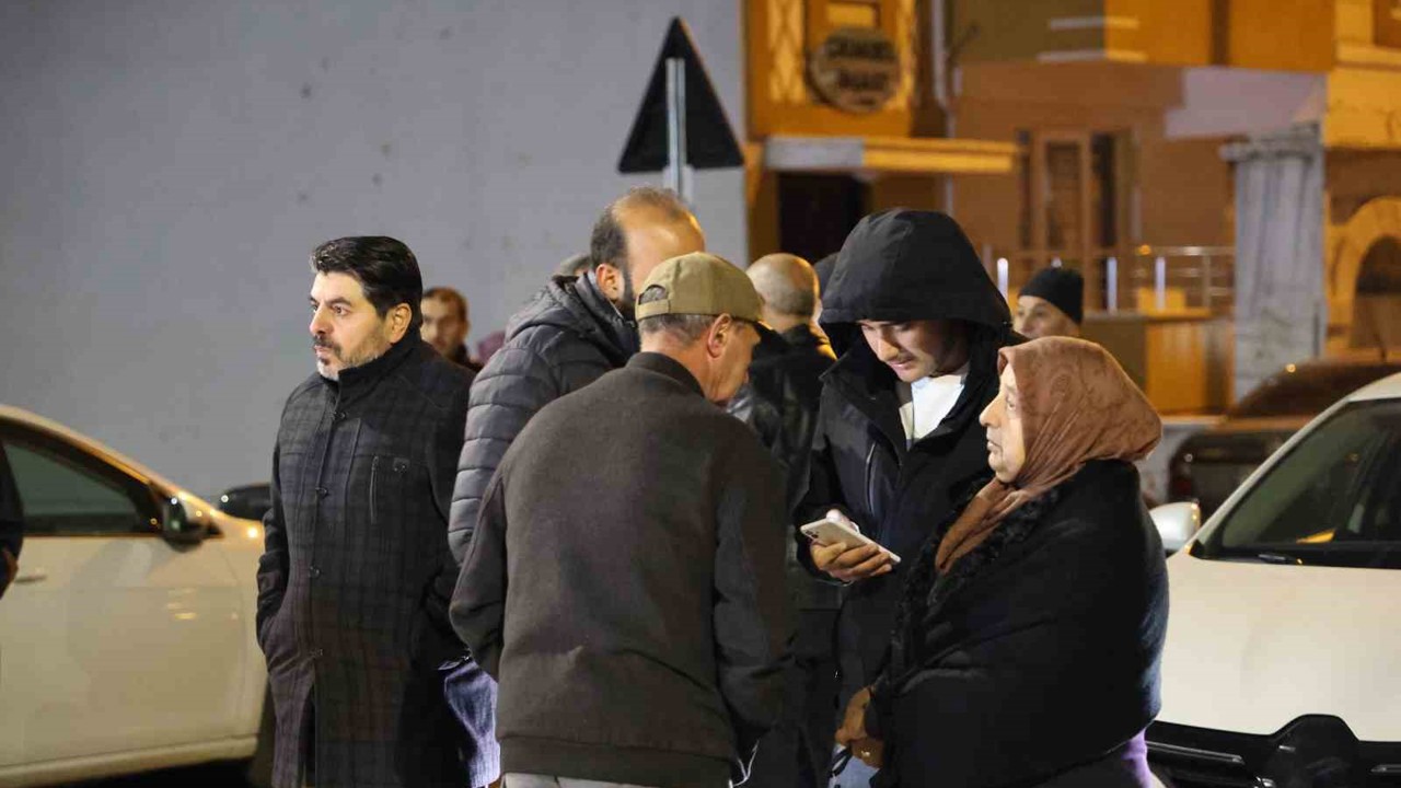 Mekke uçağını bekleyen umreciler şoka uğradı, soluğu karakolda aldılar
