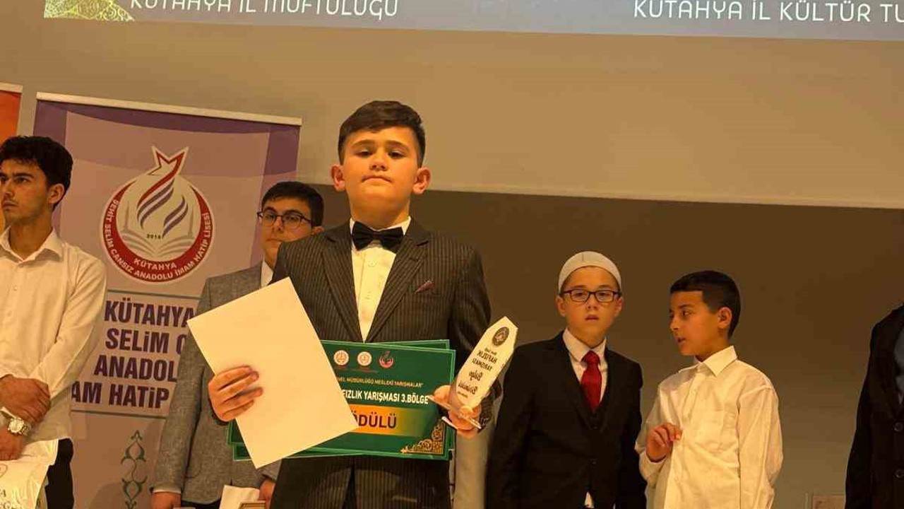 Afyonkarahisarlı 11 yaşındaki hafızlık öğrencisi yarışmada birinci oldu
