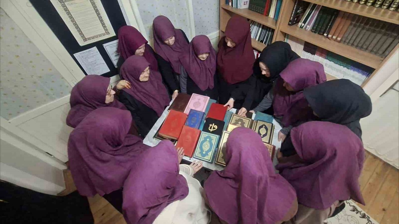 Kadın kursiyerlerden Afrika’ya Kur’an-ı Kerim hediyesi
