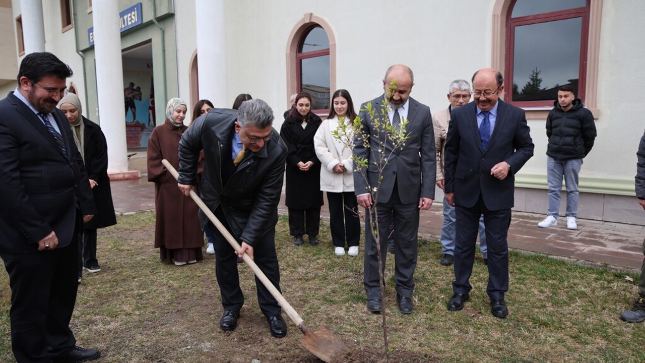 DPÜ’de fidan dikimi etkinliği
