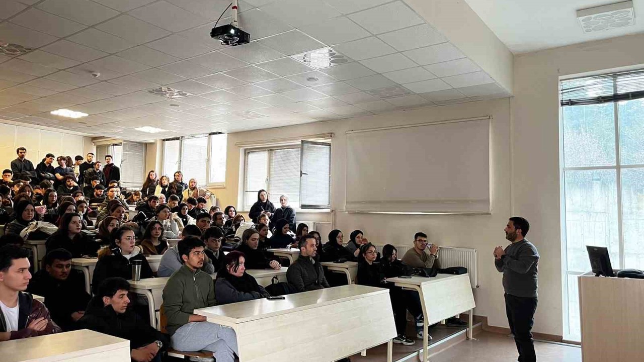 Yapay zeka okuryazarlığı ele alındı
