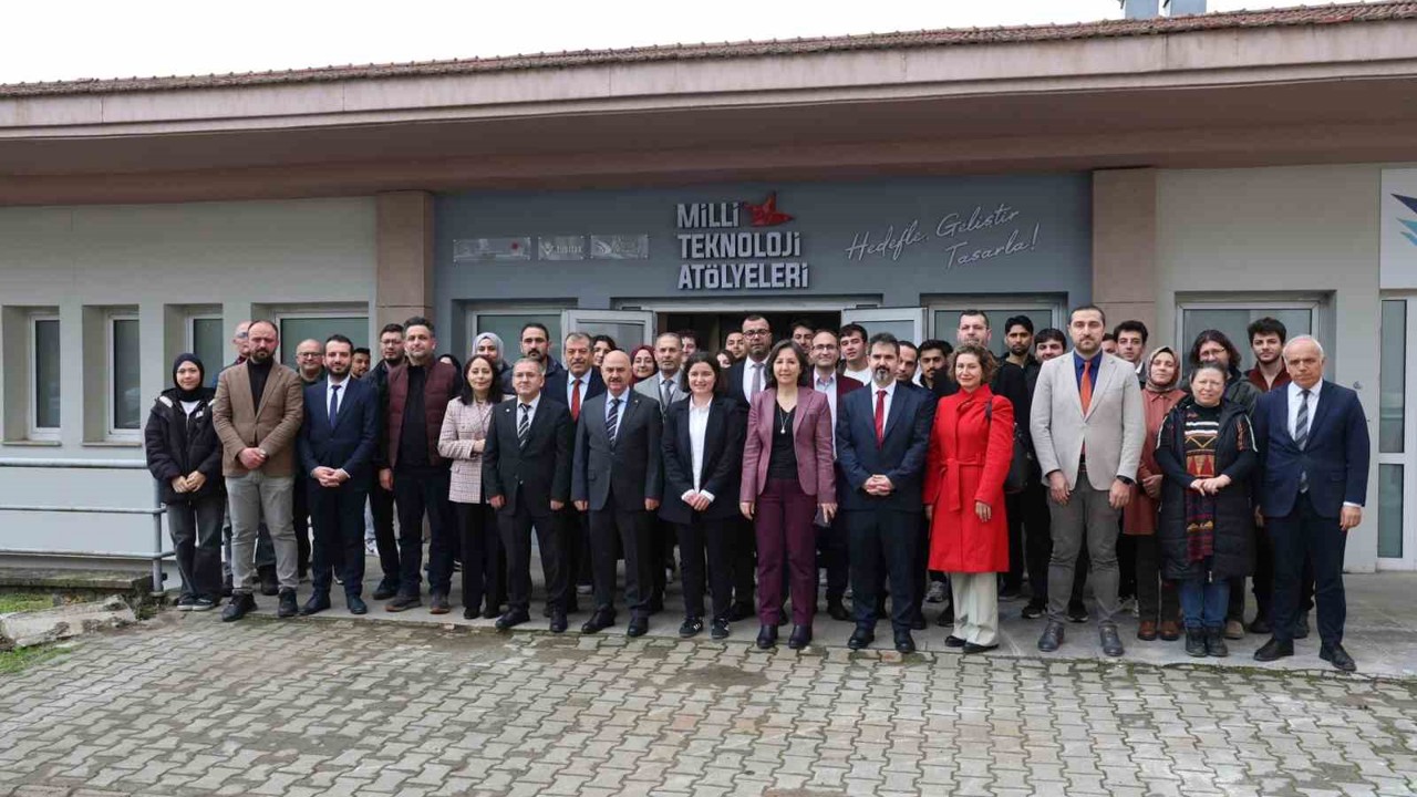 Milli teknoloji atölyesi Düzce Üniversitesi öğrencilerinin hizmetinde
