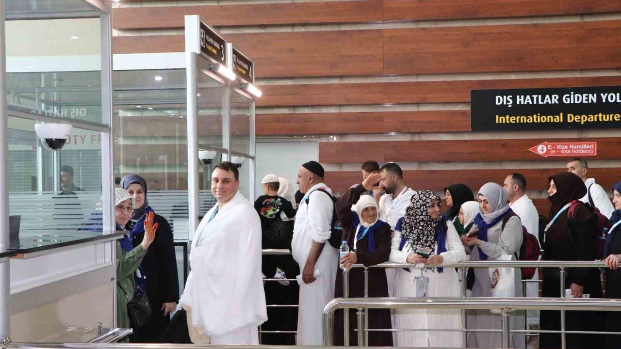 Elazığ’da 206 kişi umreye uğurlandı
