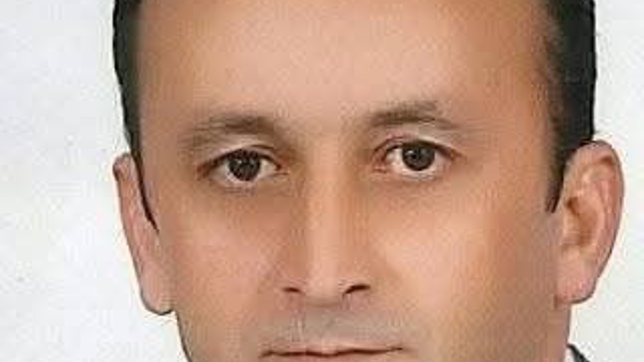 Artvin’de öğretmen araç içinde ölü bulundu
