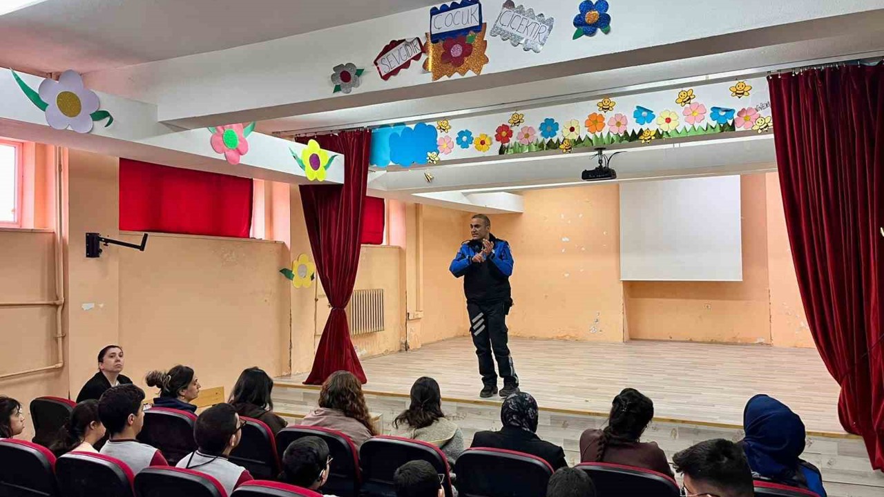 Kars’ta öğrencilere güvenlik eğitimi verildi
