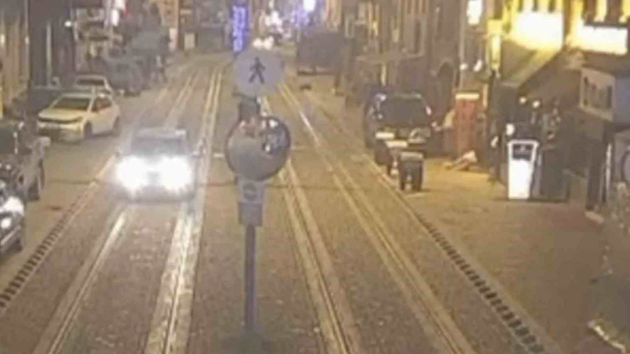 Üç kişinin öldüğü bar saldırısının dehşet anları
