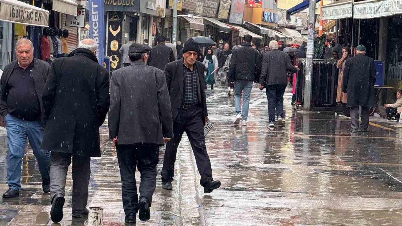 Iğdır’da yağmur etkili oluyor
