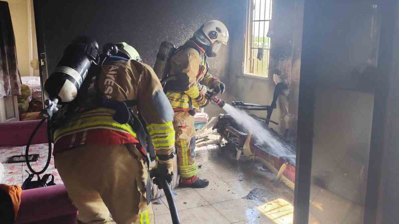 Antakya’da ev yangını
