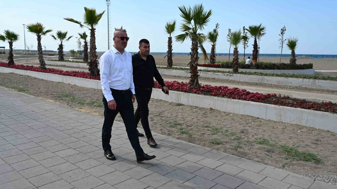 Karacabey’de park ve bahçelerde göz dolduran çalışmalar
