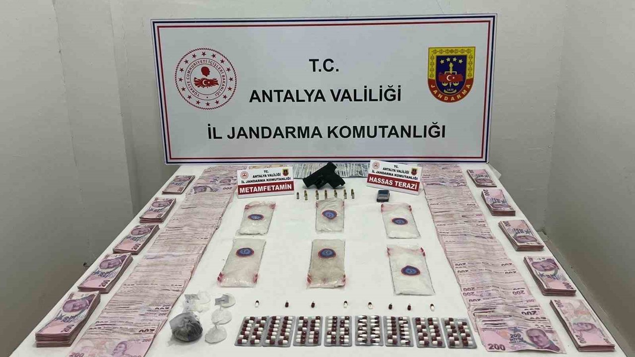 Kepez’de 1 kilo 260 gram uyuşturucu madde ele geçirildi
