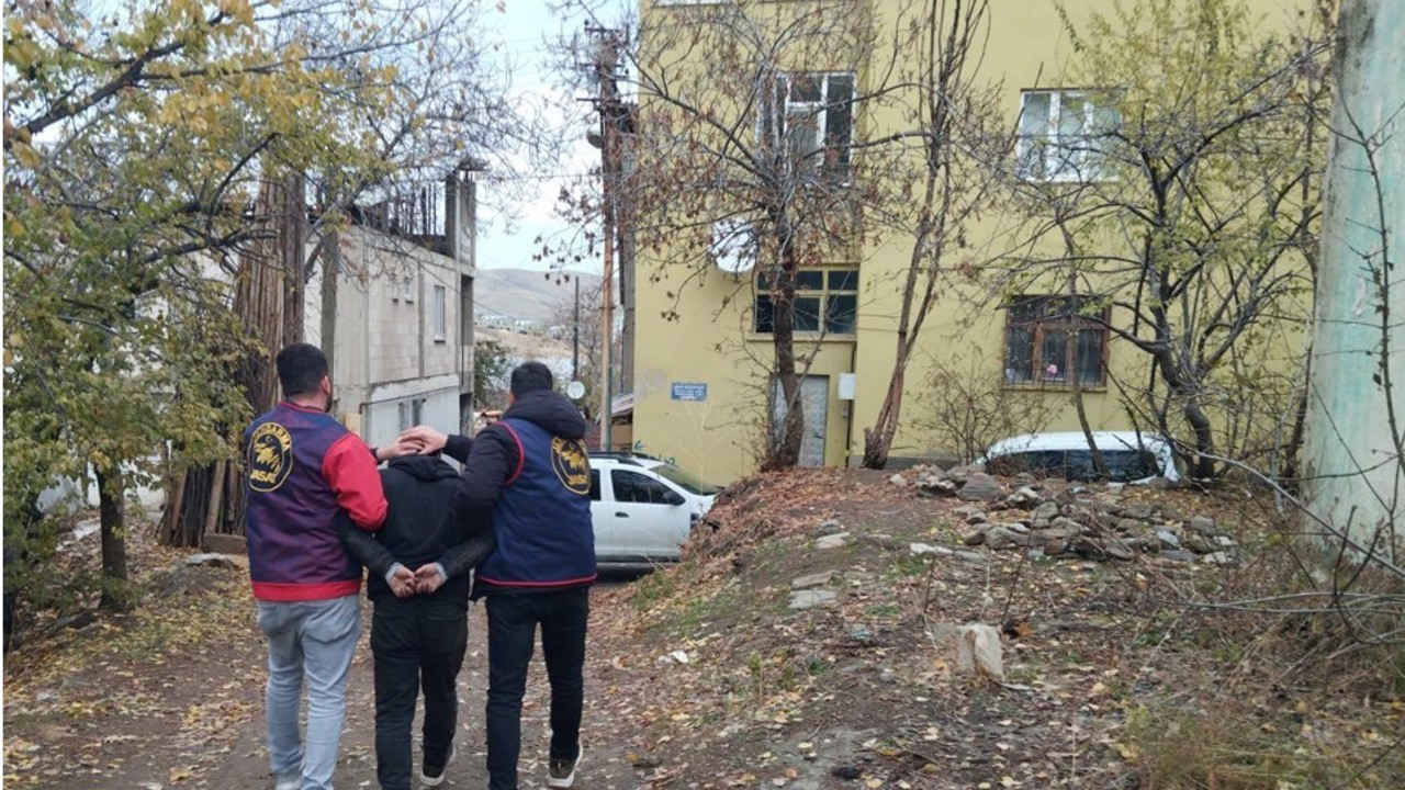 Muş’ta hapis cezası bulunan şahıs kovalamaca sonucu yakalandı
