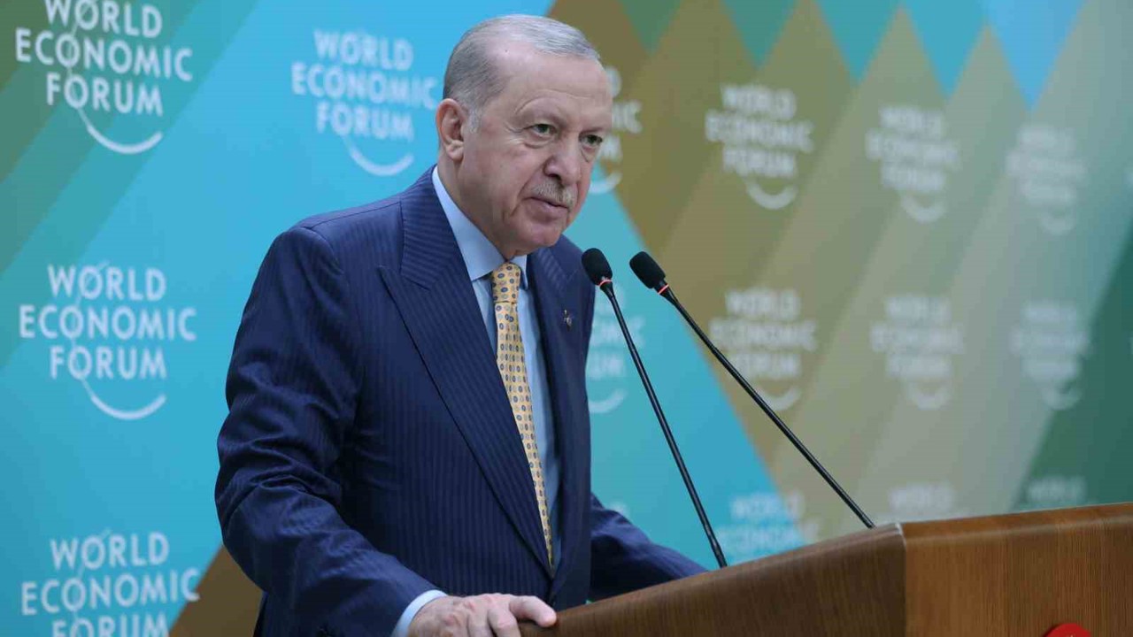 Cumhurbaşkanı Erdoğan: "Enerji piyasalarında üretim, bilişim, ulaşım ve ticaret ağlarının işleyişine kadar geniş bir alanda savaşın olumsuz etkilerini tüm dünya hissediyor"
