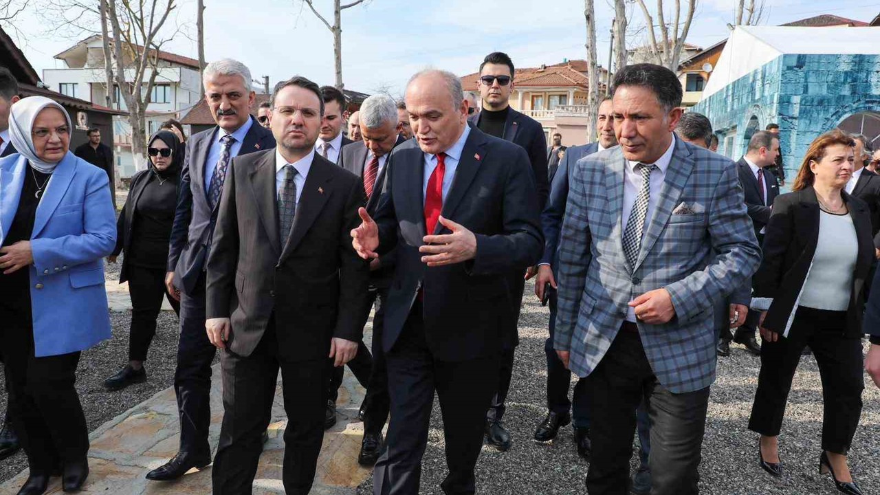 Bakan Gürlek’ten Konuralp’e övgü dolu sözler: "Her vatandaşımız Konuralp’i görmeli"
