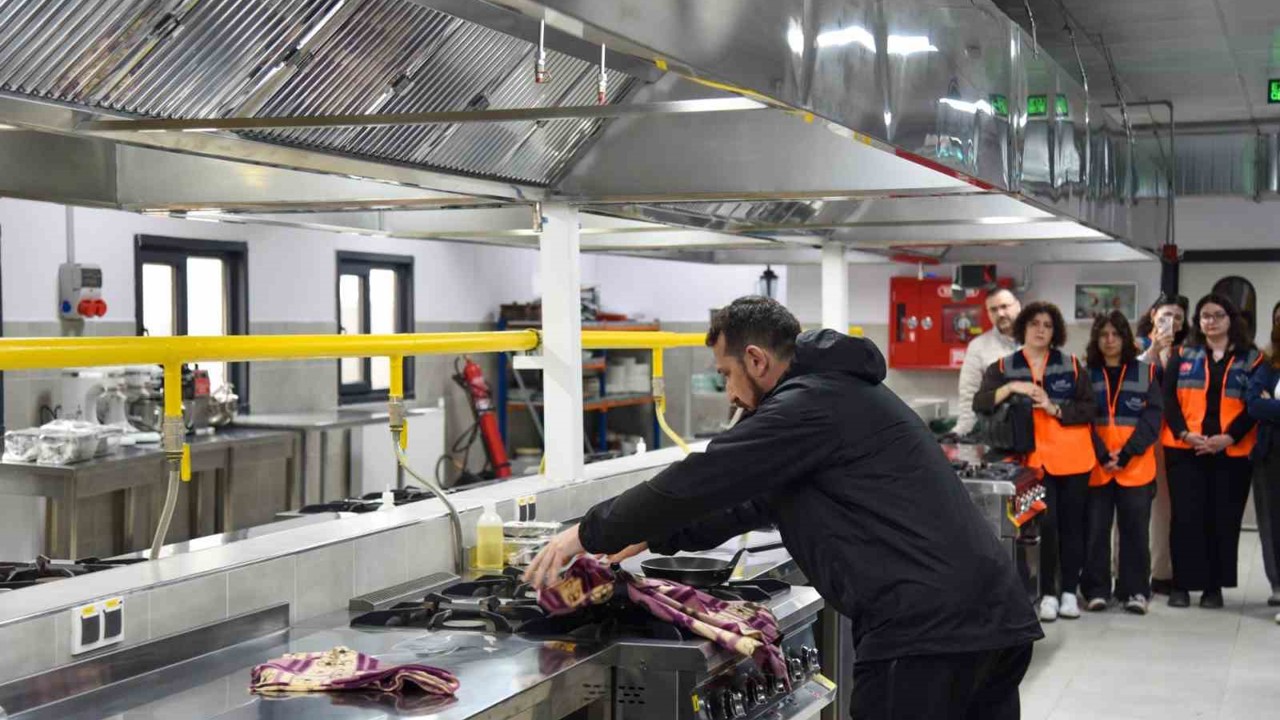 BŞEÜ’de yangına müdahale ve güvenli tahliye eğitimi
