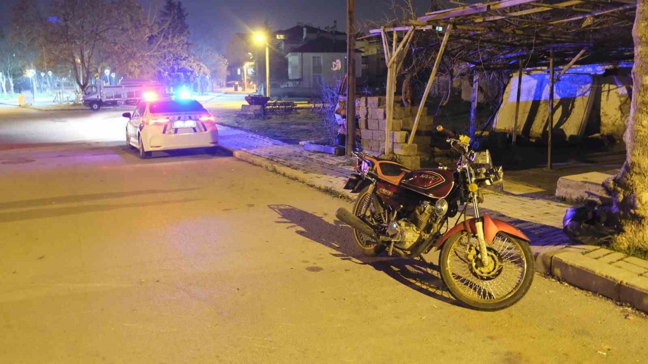 Karaman’da polis ve motosikletli arasında yaşanan kovalamaca film sahnelerini aratmadı
