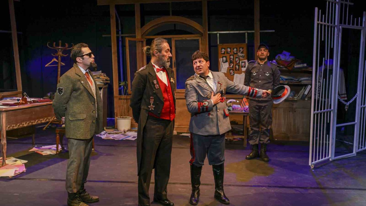 AŞT Dünya Tiyatro Günü’nü üç ayrı sahnede üç farklı oyunda kutladı
