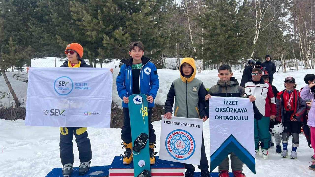 Okul Sporları Snowboard Türkiye Birinciliği’nde kürsüye Kayseri ambargosu
