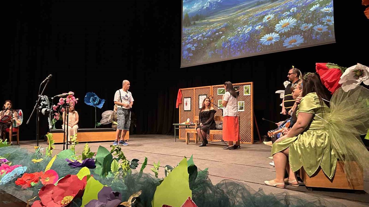 Bergama’da ’Tiyatro Günleri’ büyük ilgi gördü
