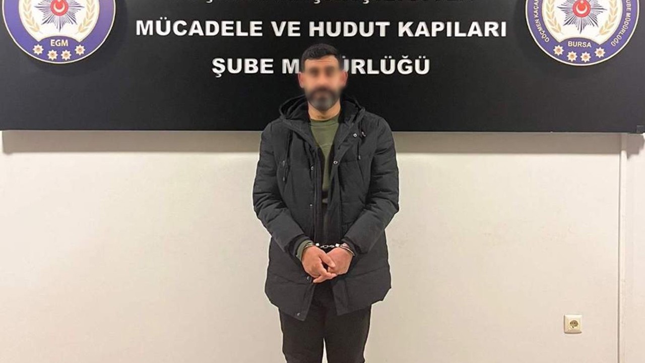 Bursa’da sahte avukat göçmenleri dolandırdı, yakalandı tutuklandı
