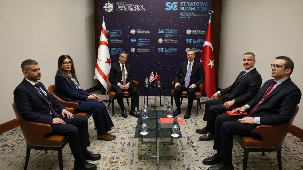 İletişim Başkanı Duran, KKTC Dışişleri Bakanı Ertuğruloğlu ile görüştü
