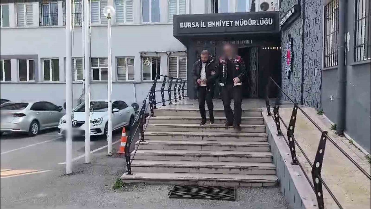 Sosyal medyadan yardım toplayıp, yardım paralarını kendisi alan sosyal medya fenomeni tutuklandı
