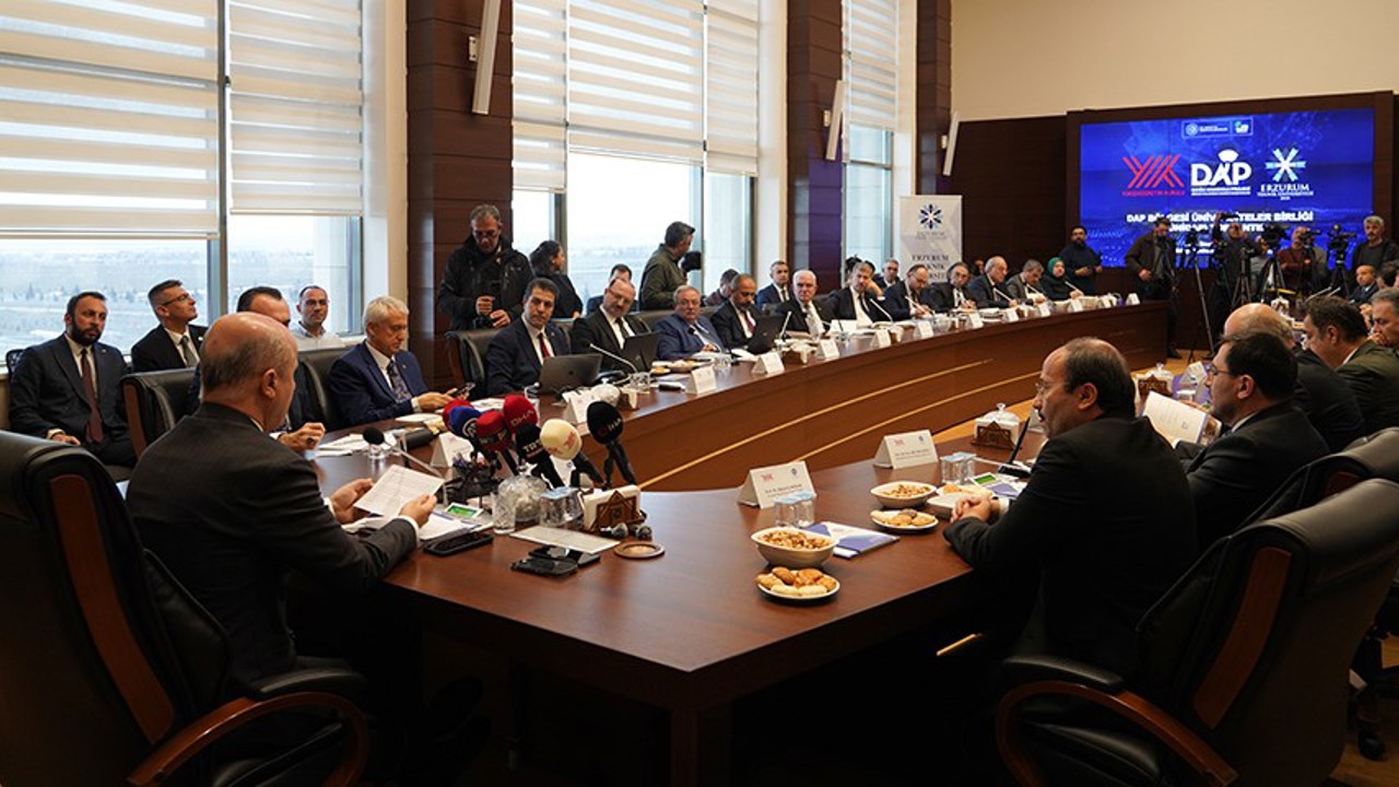 ÜNİDAP 8. dönem toplantsı YÖK Başkanı Özvar Başkanlığında ETÜ’de gerçekleştirildi
