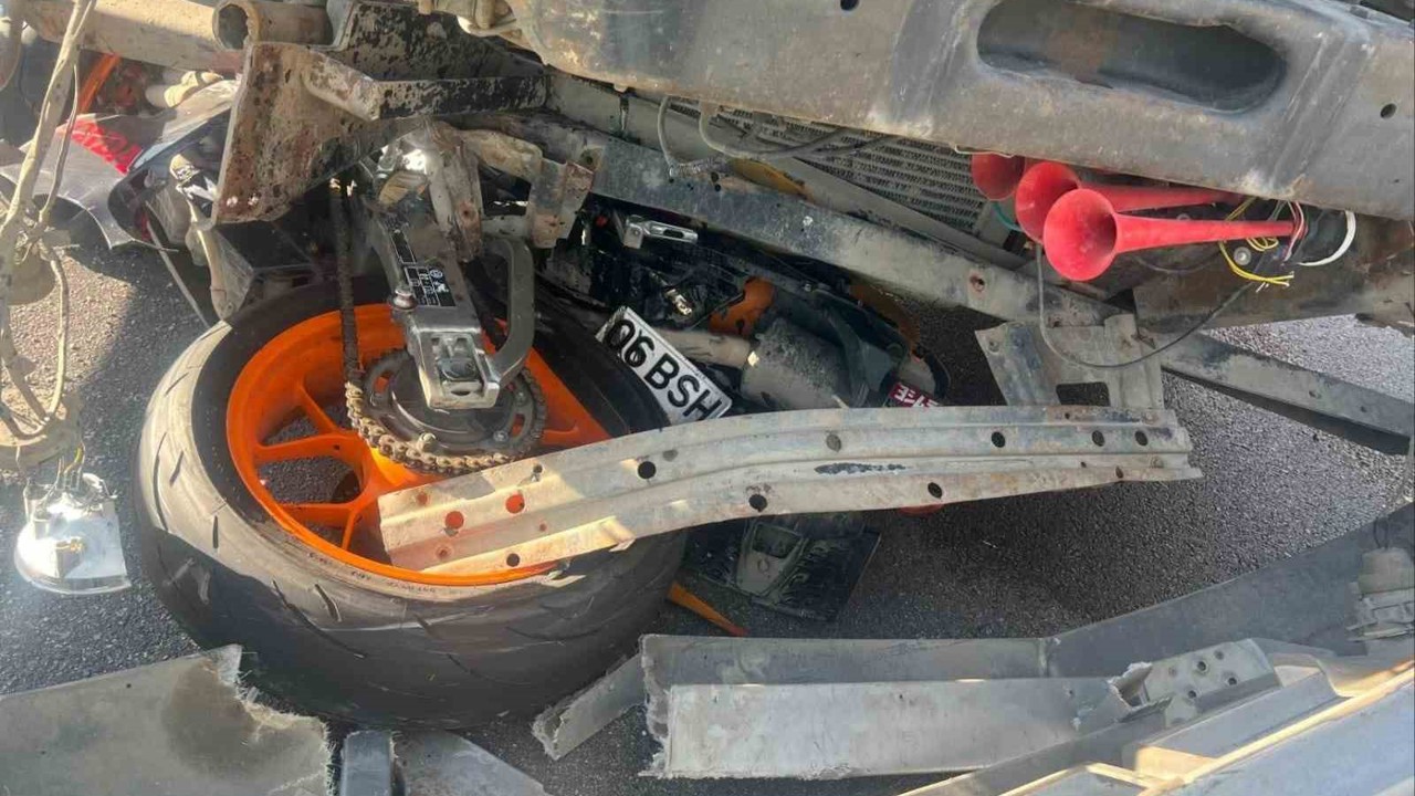 Samsun’da kamyon motosikletle çarpıştı: 1 ölü
