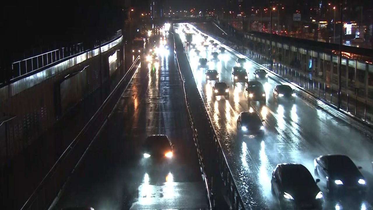 İstanbul’da sağanak yağış etkili oldu
