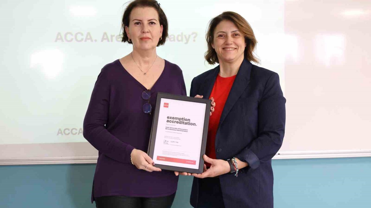 İEÜ İşletme Fakültesi’nden sınırları aşan başarı
