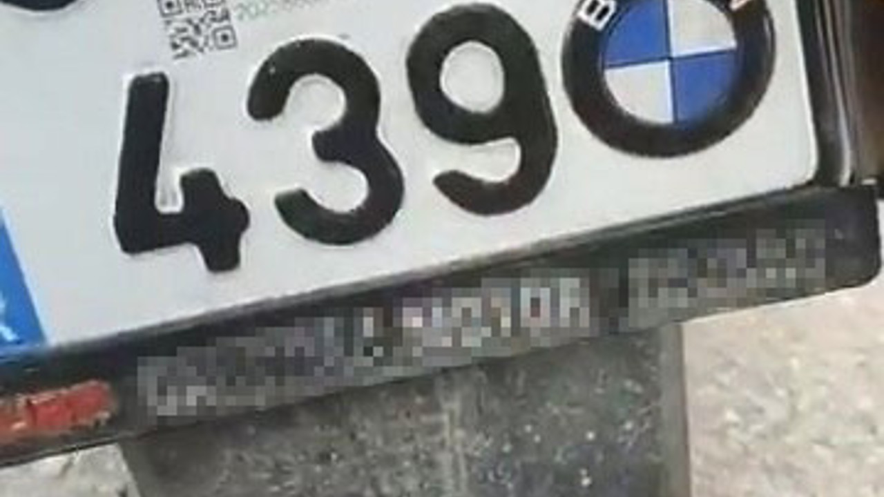 Elazığ’da plakayı kalemle boyayarak değiştiren sürücüye 220 bin lira ceza yazıldı
