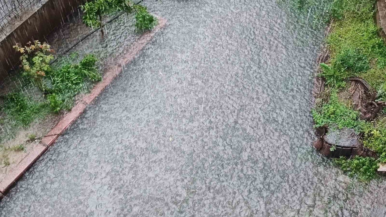 Adana’da yağmur sele neden oldu
