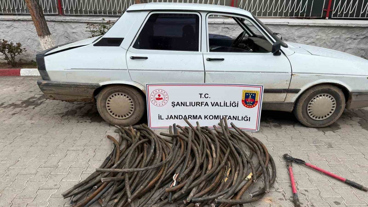 Kablo hırsızı suçüstü yakalandı
