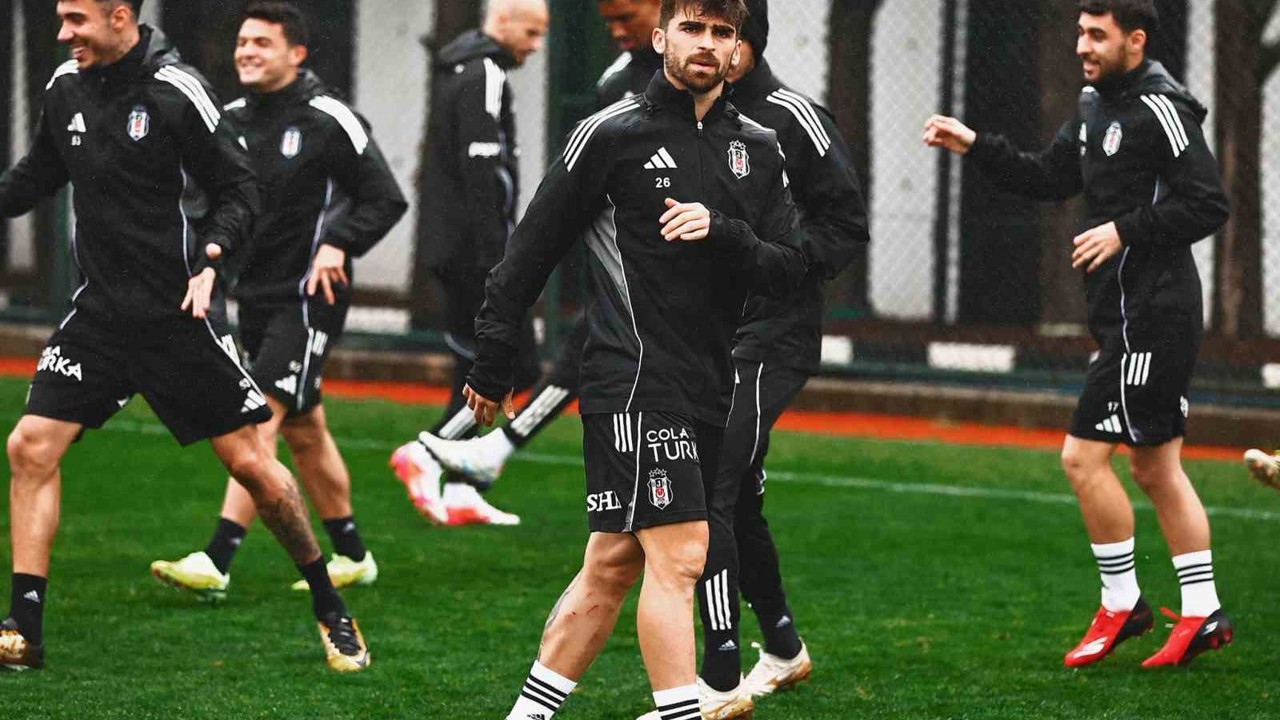 Beşiktaş, Fenerbahçe maçı hazırlıklarını sürdürdü
