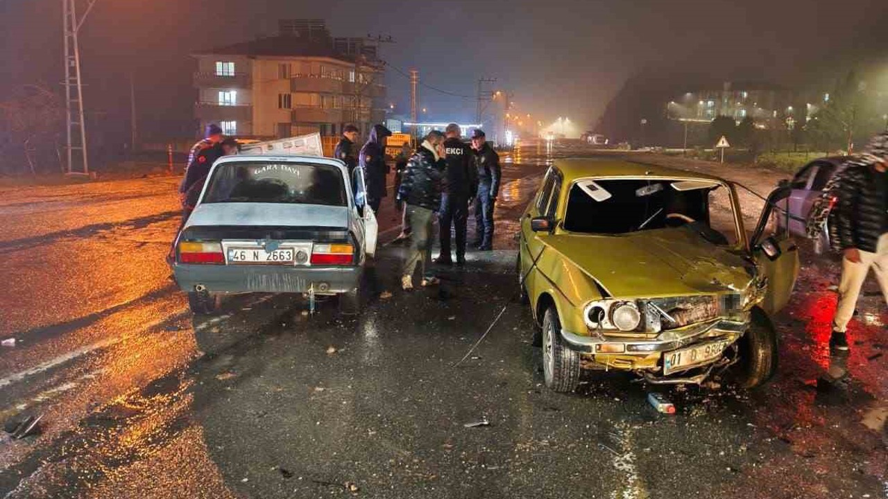 Kahramanmaraş’ta trafik kazaları: 2 yaralı

