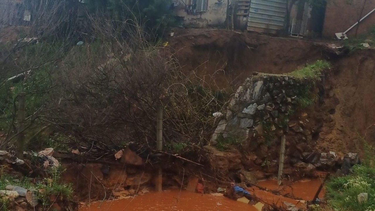 Çakırlar Çayı taştı, yıkılma riski olan ev tahliye edildi
