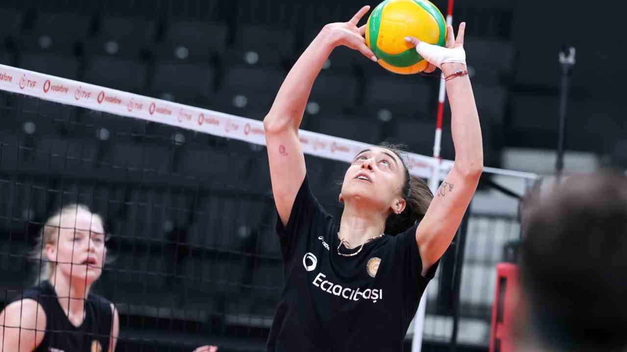 Eczacıbaşı Dynavit, yarı final ilk maçına çıkıyor
