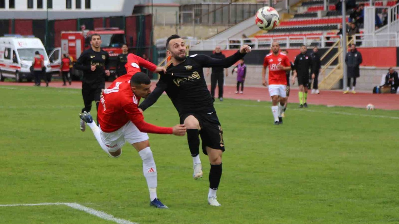 TFF 2. Lig: Kastamonuspor: 1 - Batman Petrolspor: 2
