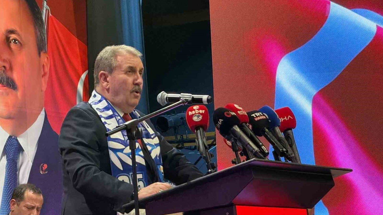 BBP Genel Başkanı Destici, Erzurum kongresinde konuştu:
