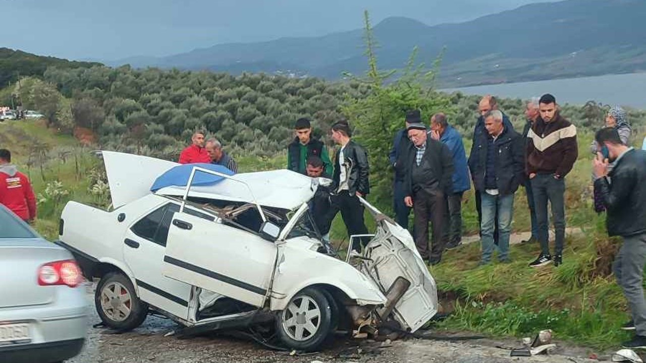 Manisa’da feci kaza: 1’i ağır 3 yaralı
