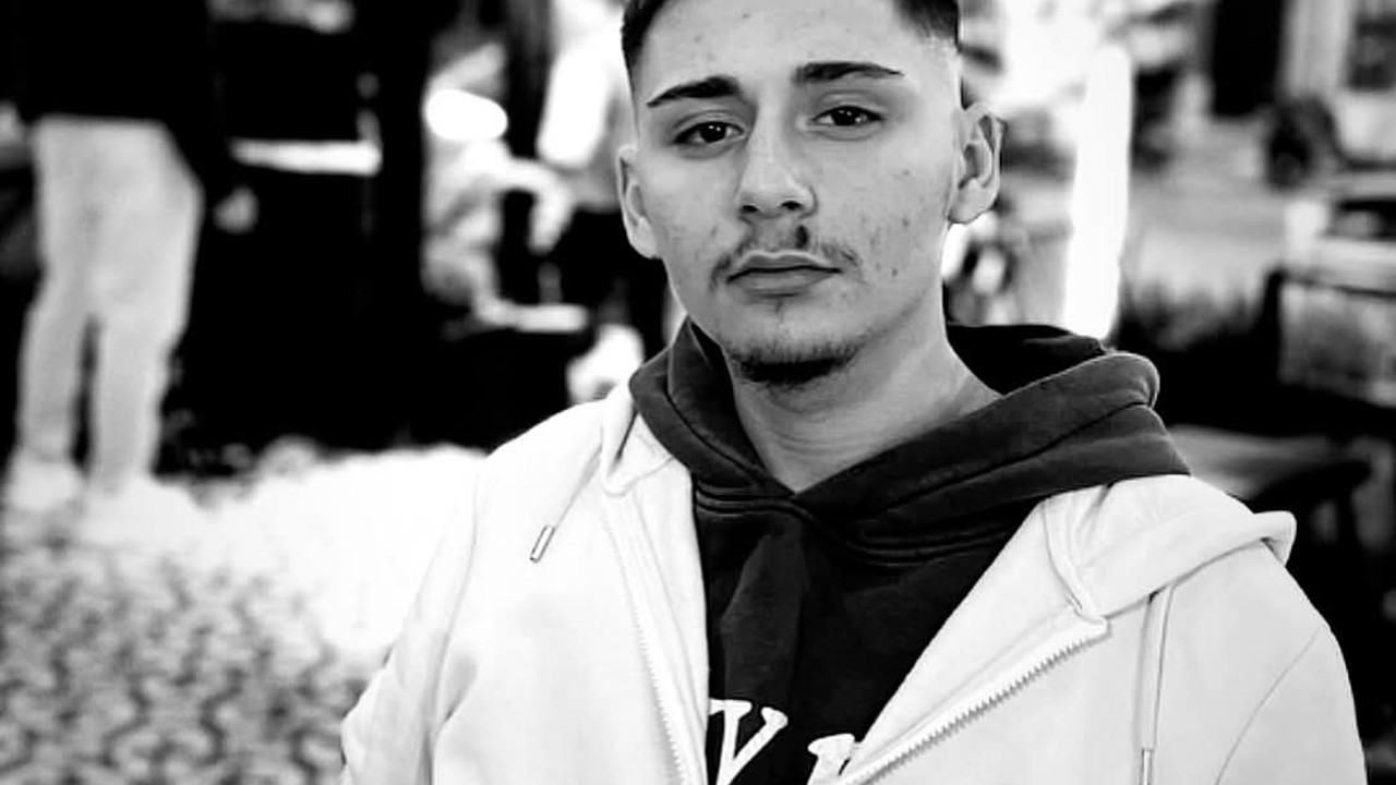 Kazada ağır yaralanan genç sürücü hayatını kaybetti
