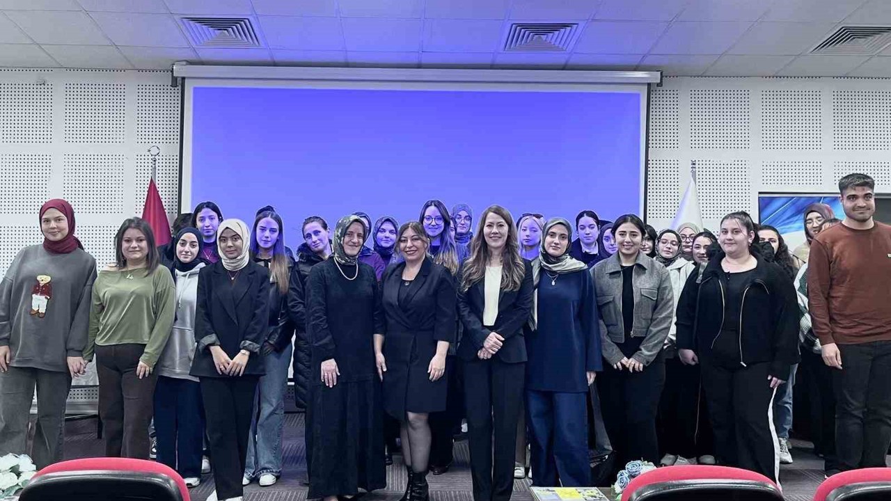 Kütahya’da ’Denetimli Serbestlikte Sosyal Hizmetin Rolü’ konulu panel
