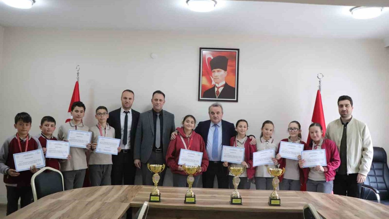 Bilecik’te oryantiring şampiyonlarına ödül

