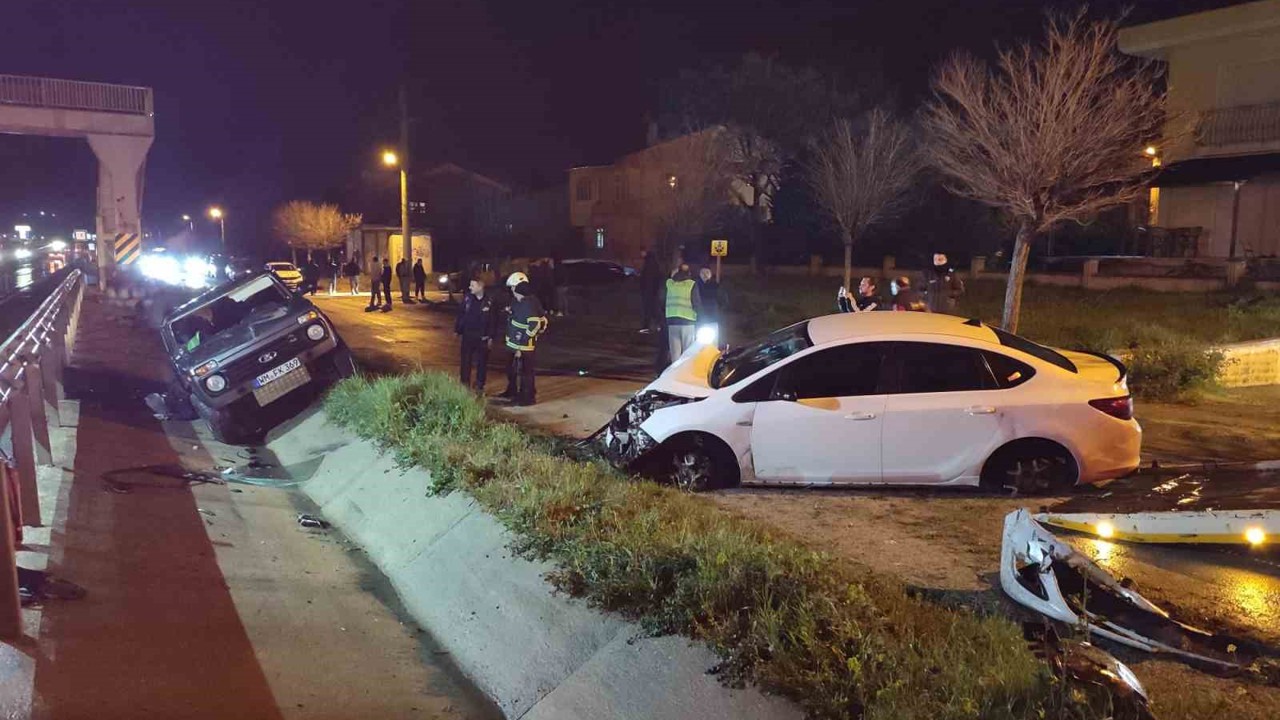 Edirne’de otomobil ile cipin çarpıştığı kazada 3 kişi yaralandı
