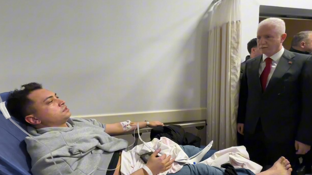 İstanbul Valisi Davut Gül, yaralı polis memurlarını ziyaret etti
