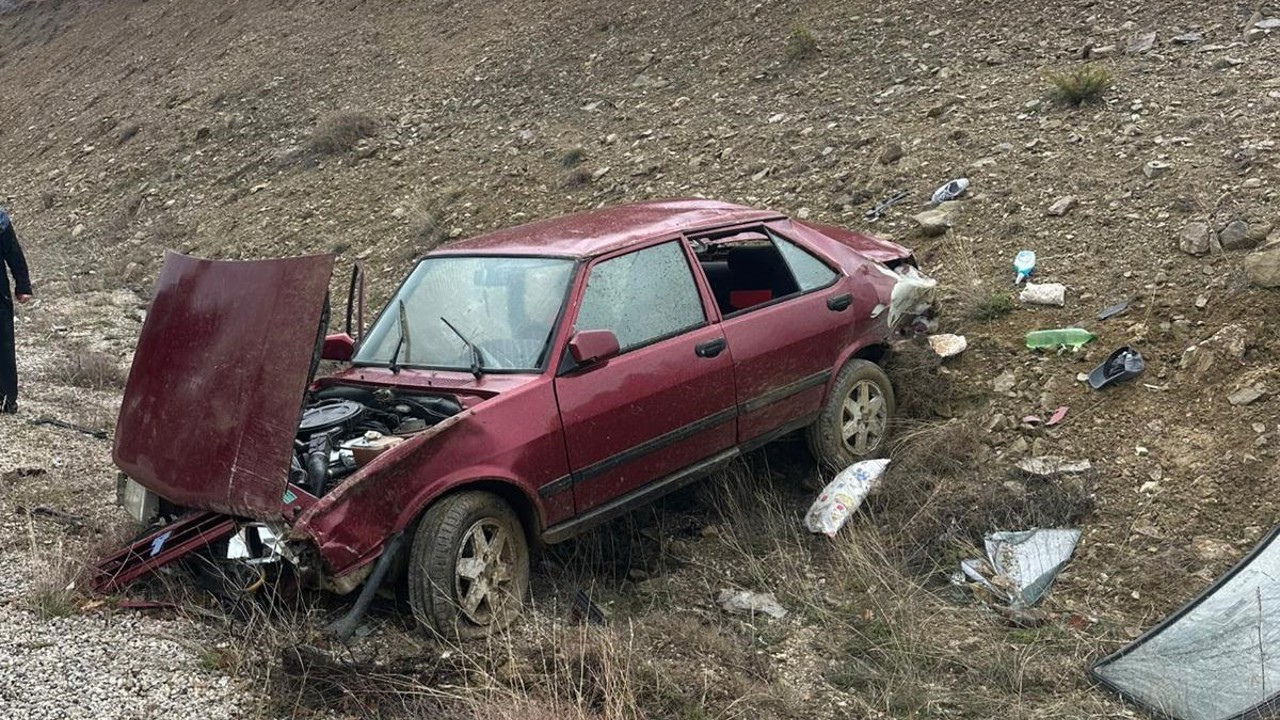 Beyşehir’de devrilen otomobildeki 5 kişi yaralandı
