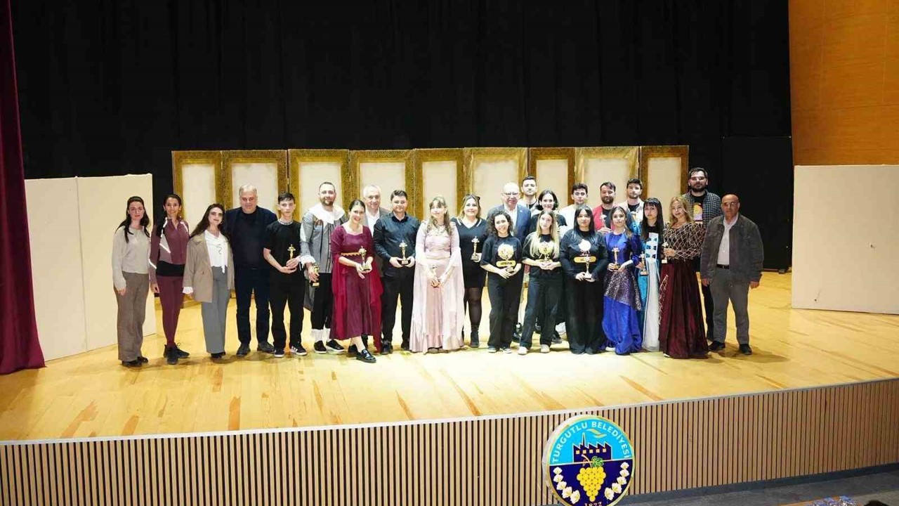 Turgutlu’da tiyatroya ve çocuk festivaline yoğun ilgi
