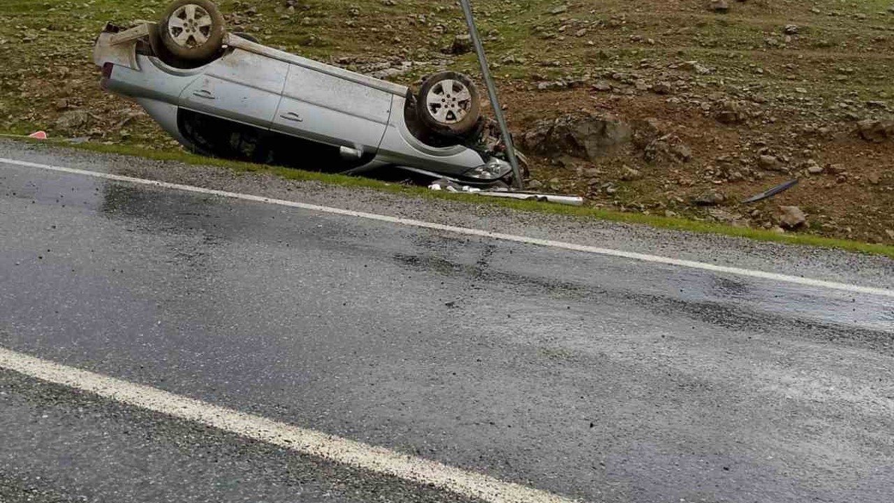 Batman’da sürücüsünün kontrolünden çıkan otomobil takla attı: 1 yaralı
