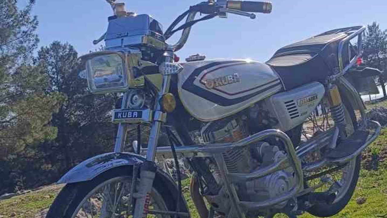 Park halindeki motosiklet çalındı
